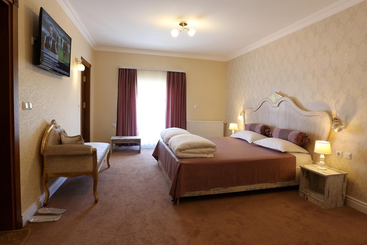 Hotel Green Garden Шумен Экстерьер фото