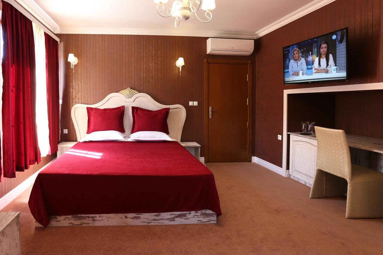 Hotel Green Garden Шумен Экстерьер фото