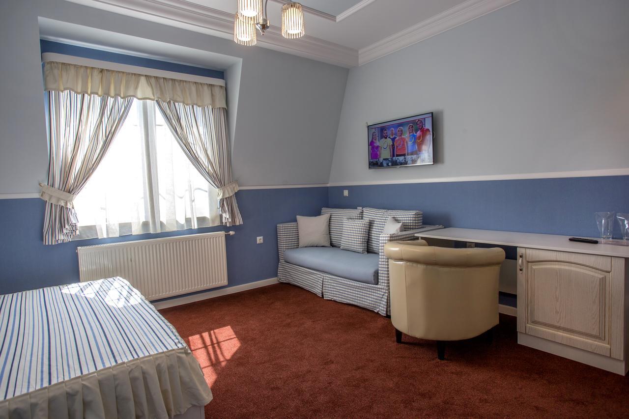 Hotel Green Garden Шумен Экстерьер фото