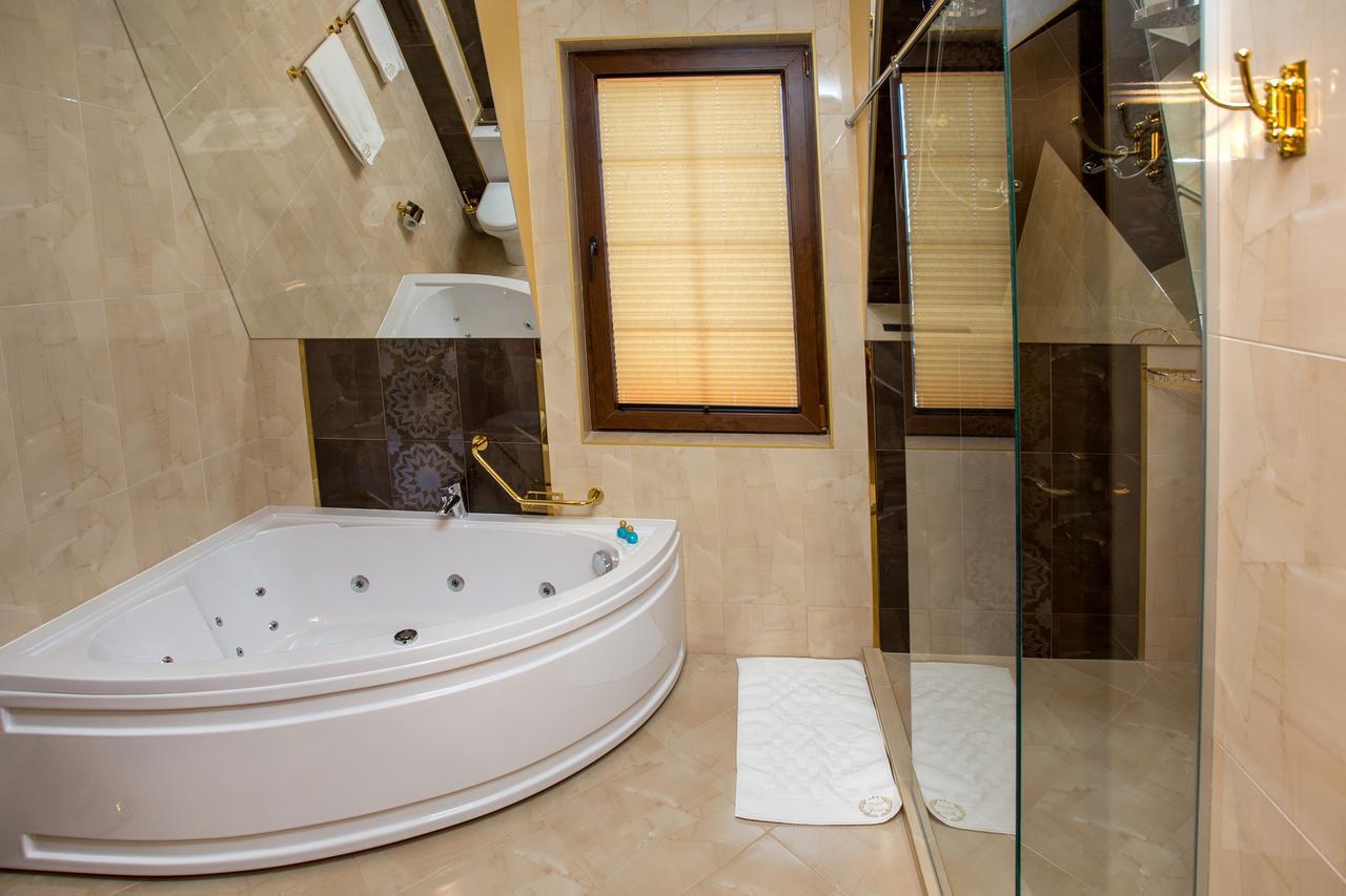 Hotel Green Garden Шумен Экстерьер фото