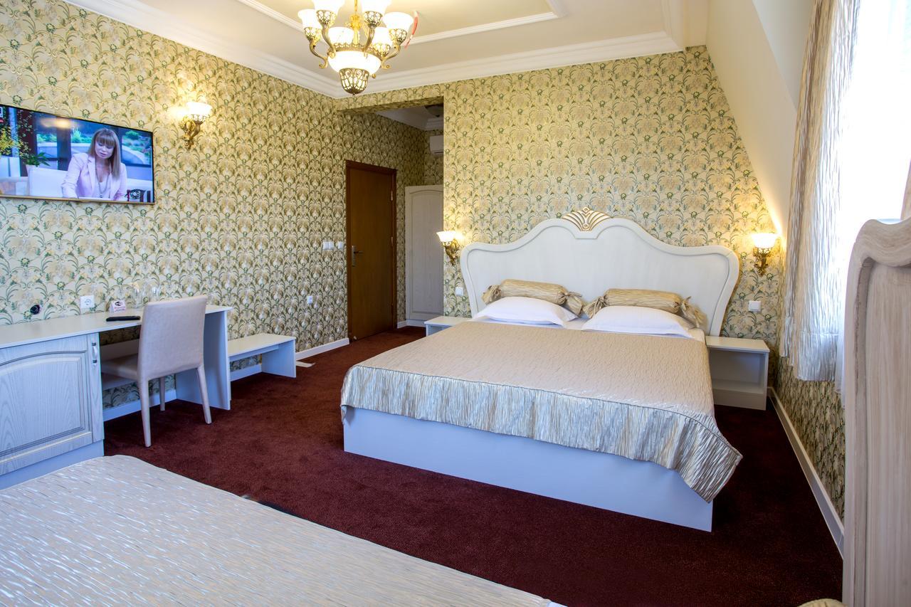 Hotel Green Garden Шумен Экстерьер фото